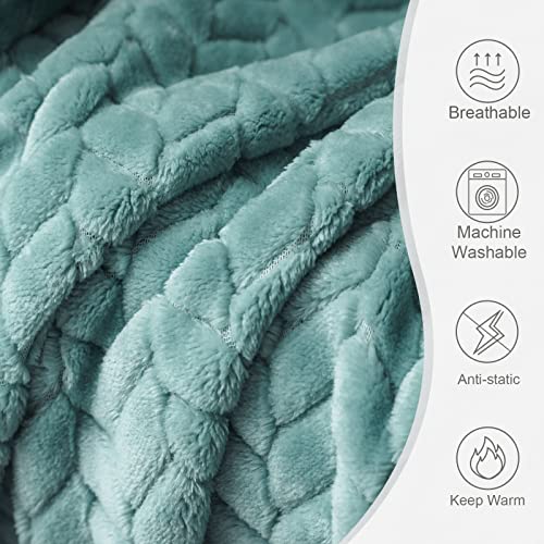 Exclusivo Mezcla Large Flannel Fleece Throw Blanket, 127x178 CM Sofa Throws, Soft Jacquard Weave Leaves Pattern Throws for Sofa, Celadon Blanket