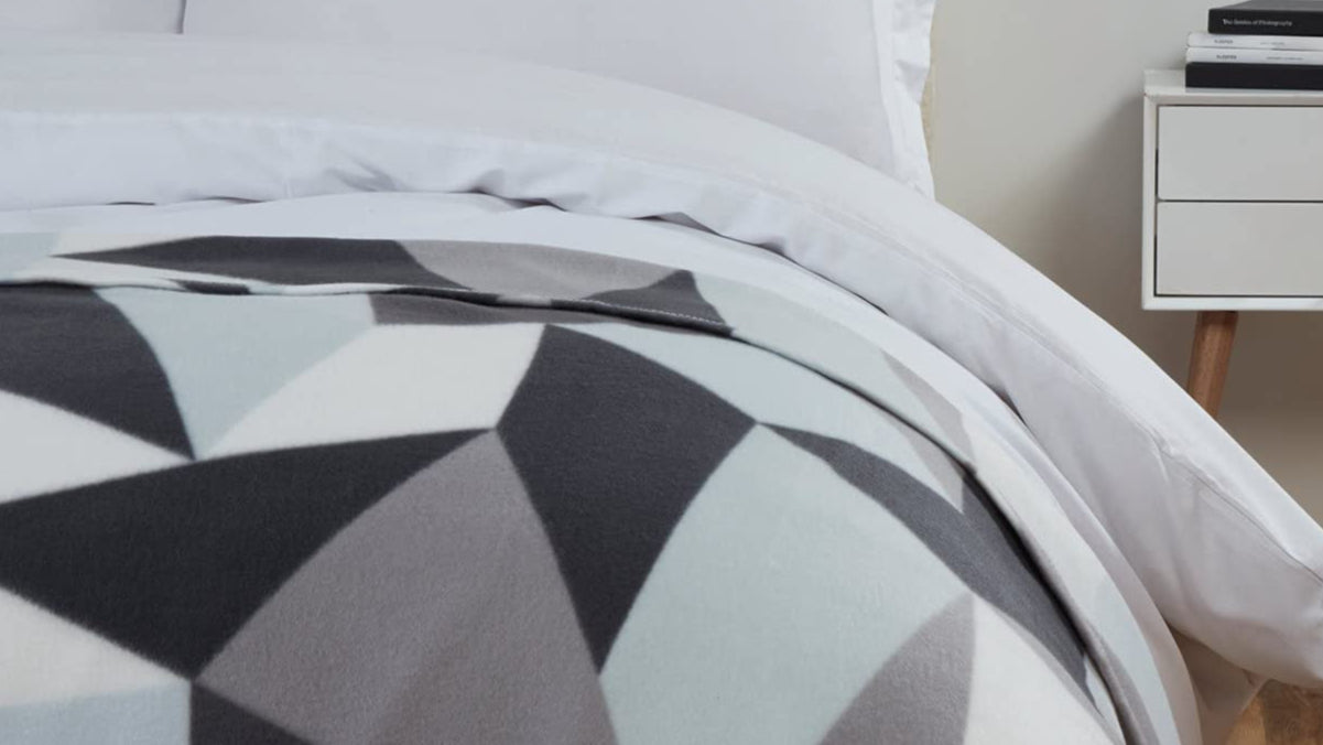 Dreamscene Shapes Geometric Fleece Blanket Super Soft Warm Cosy Sofa Couch Settee Bed Picnic Garden Throw Over, Grey - 120 x 150cm