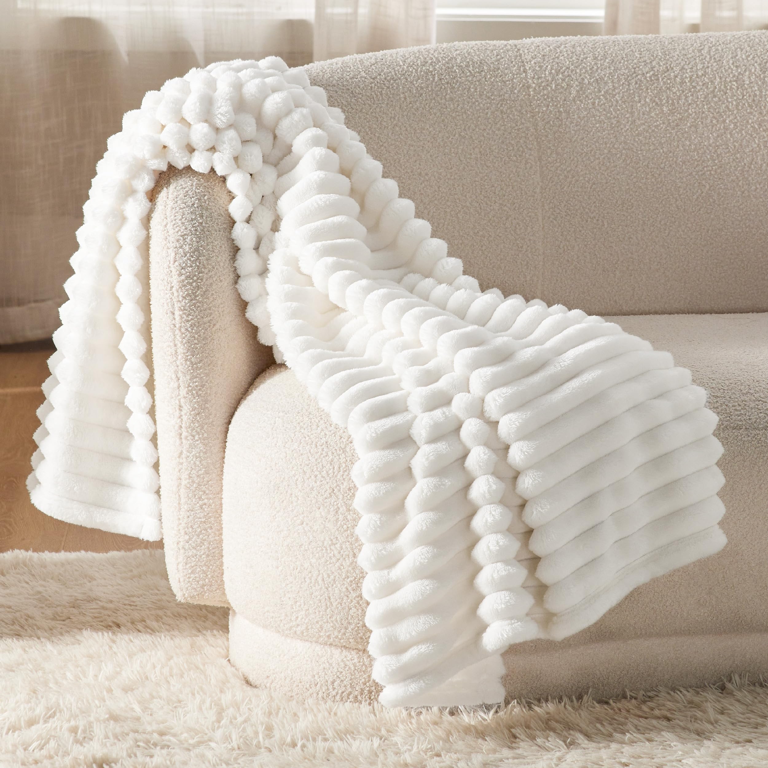 Bedsure Soft Fleece Throw Blanket - Fluffy Cosy Warm Fleece Blanket for Sofa, Bed and Couch, Single, Off White, 130x170 cm